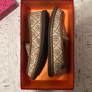 ❌ SOLD ❌ Tory Burch Buddy T Monogram Loafers